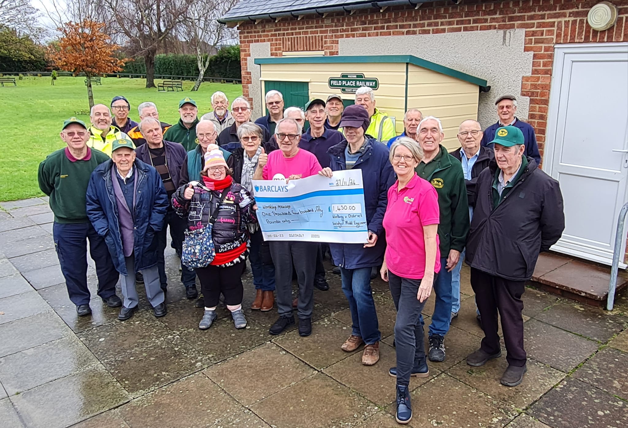 Worthing Model Engineers Donate £1,450 to Worthing Mencap