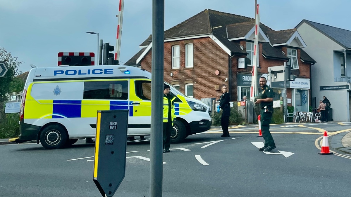 Update - West Worthing Railway Crossing Reopens Following Trespasser Incident